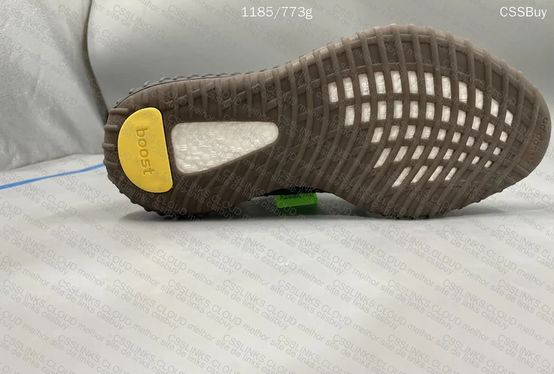 Yeezy 350 cinder 4