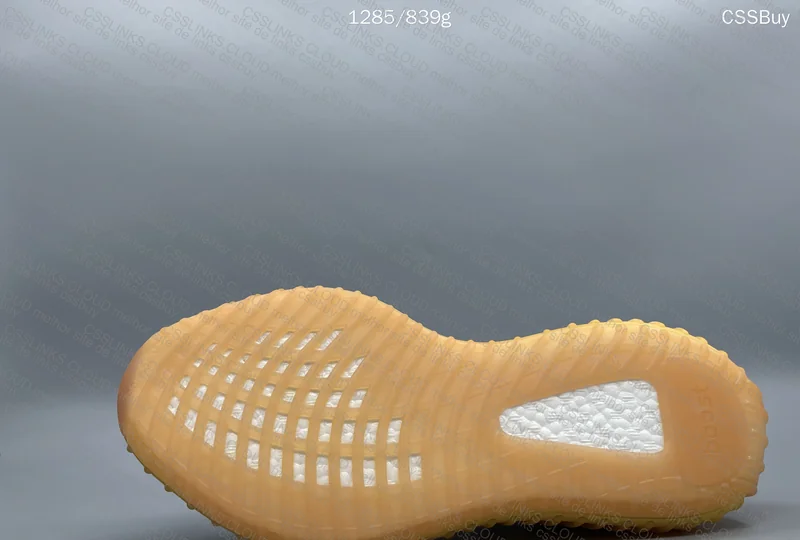 Yeezy 350 Clay - Weird Color 5