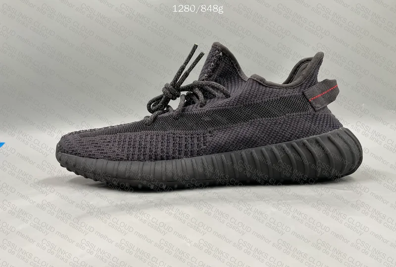 Yeezy 350 e 700 2