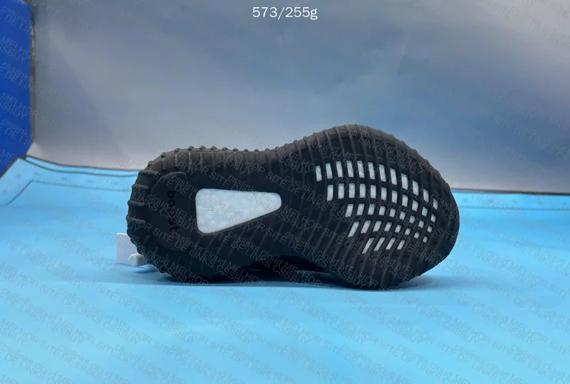 Yeezy 350 and 700 - Kids 8