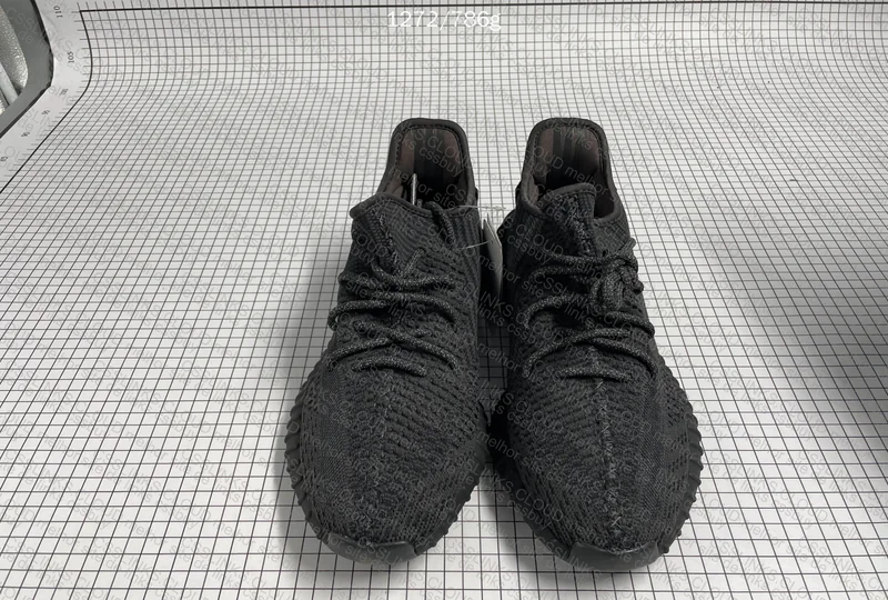 Yeezy 350 Mistery Box