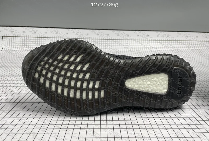 Yeezy 350 Mistery Box 8