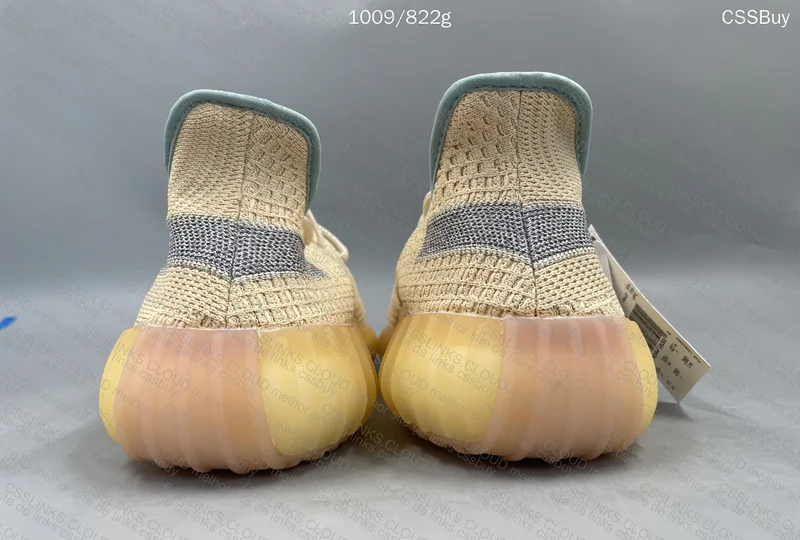 Yeezy 350 in Nike Box 3