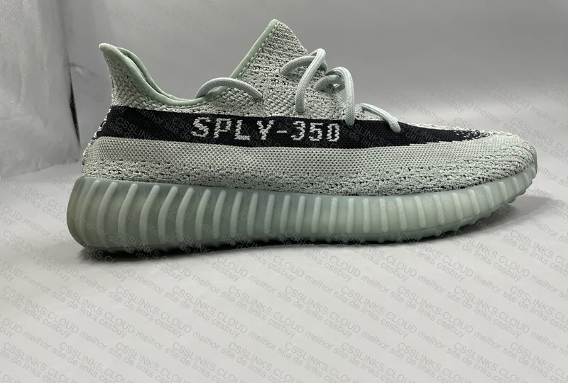 YEEZY 350 "OG" 3