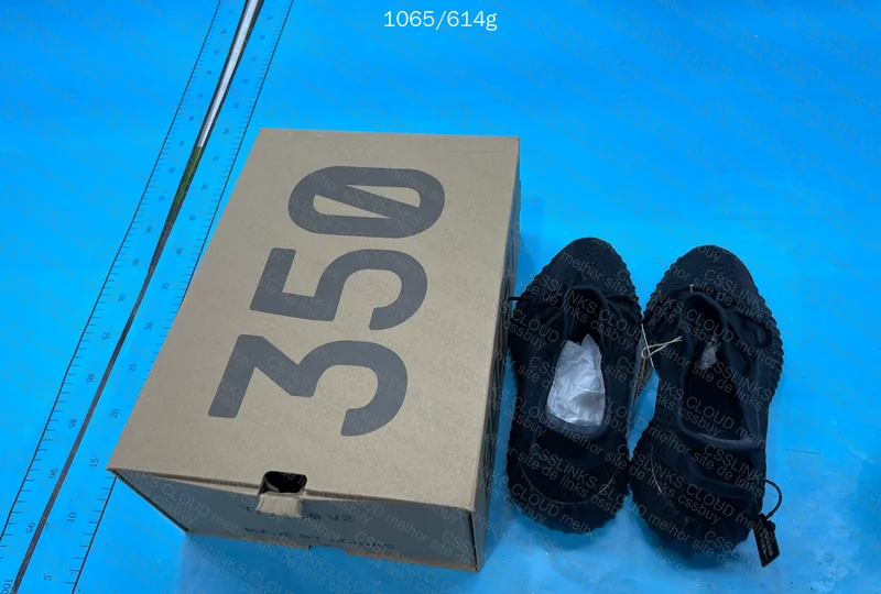 Yeezy 350 Onyx Black