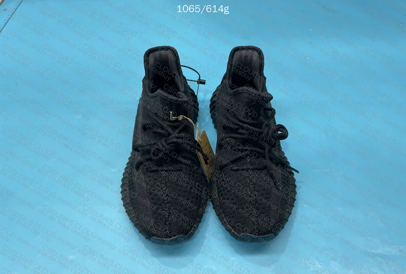 Yeezy 350 Onyx Black 5