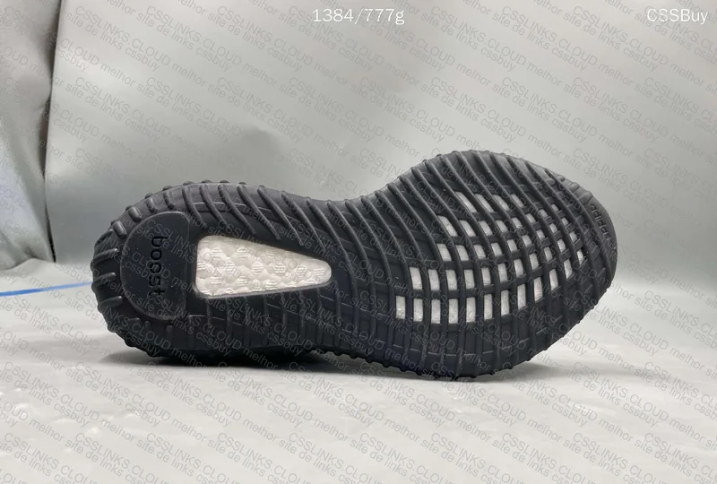 Yeezy 350 Onyx - LW