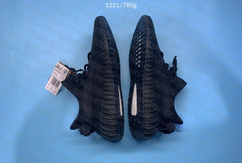 Yeezy 350 Onyx LW 5