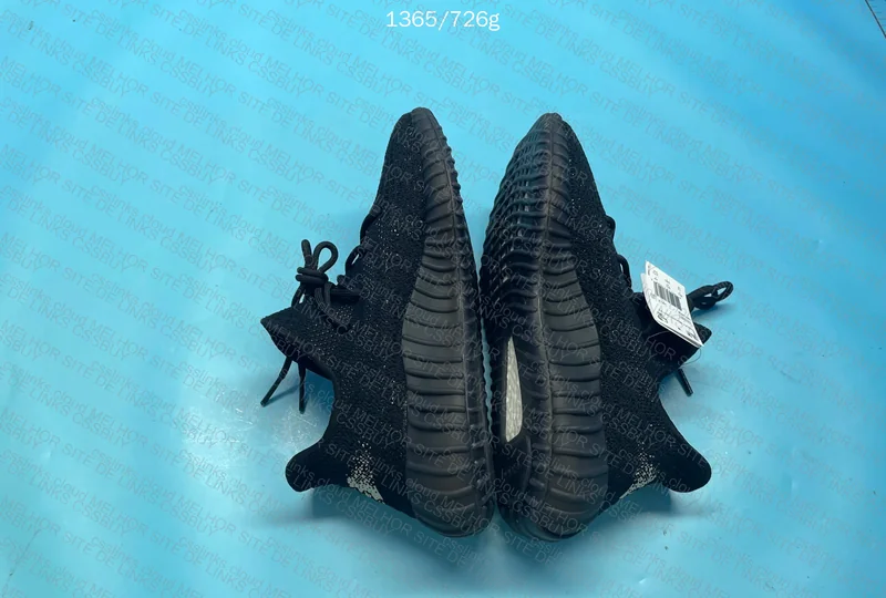 Yeezy 350 Oreo 3