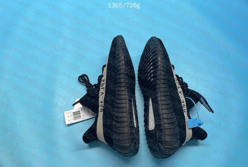 Yeezy 350 Oreo 4
