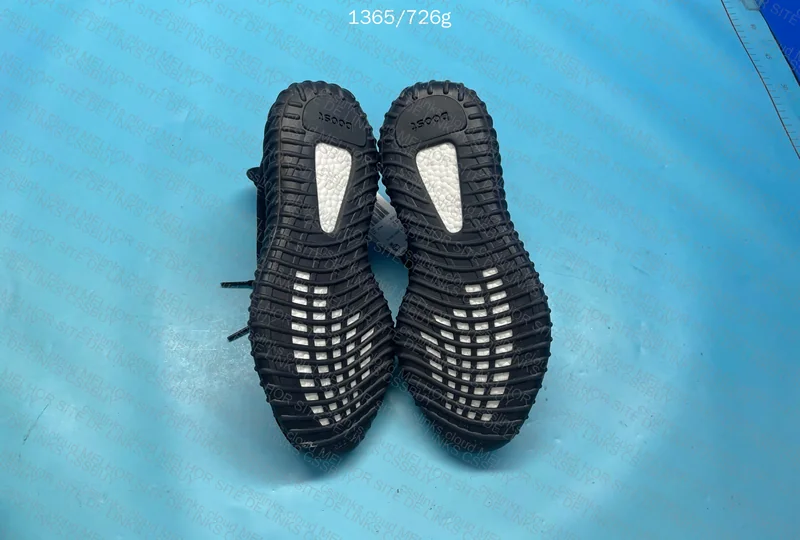 Yeezy 350 Oreo 7