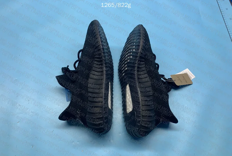 yeezy 350 oreo (batch lw) 3