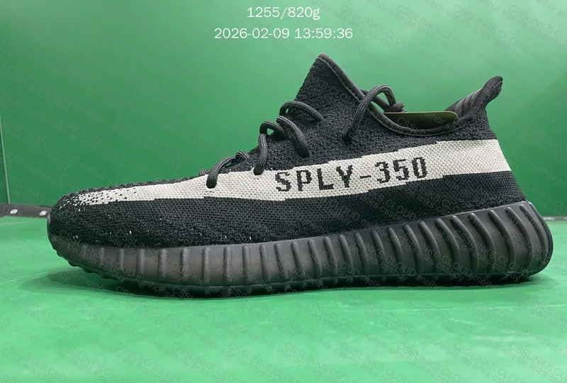 Yeezy 350 Oreo LW 3