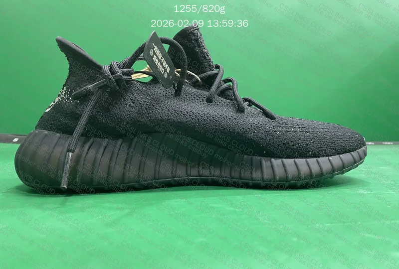 Yeezy 350 Oreo LW 4