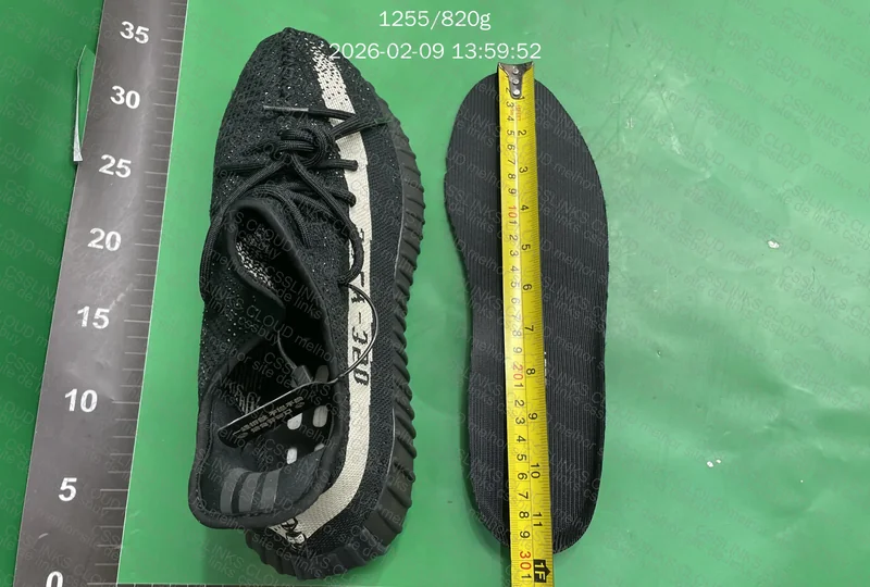 Yeezy 350 Oreo LW 8