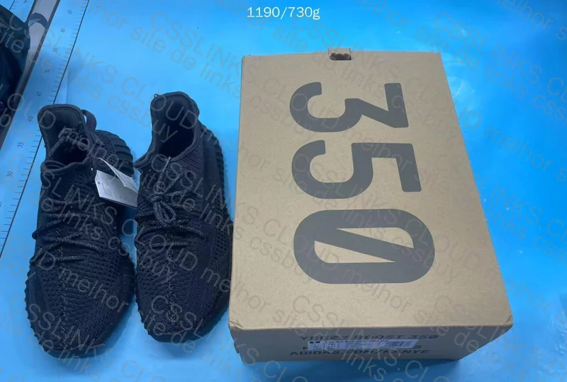 Yeezy 350 OvOsneakers