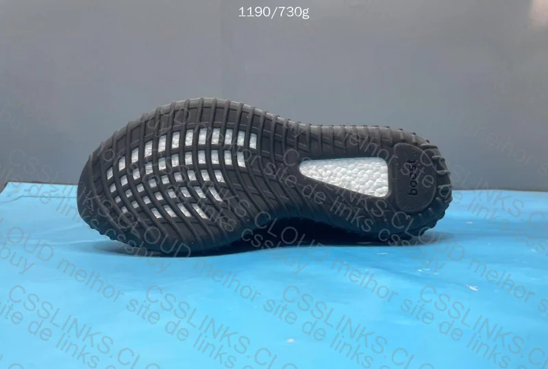 Yeezy 350 OvOsneakers 3