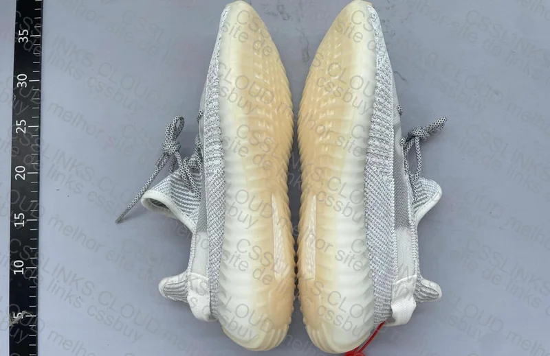 yeezy 350 p academia 4