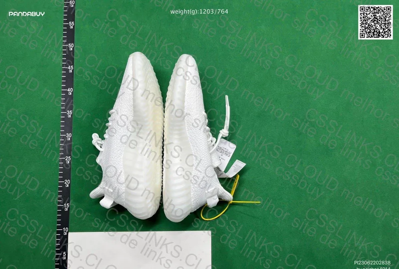 YEEZY 350 (PRIMEIRA COMPRA) 2