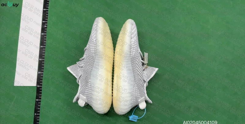 YEEZY 350 STATIC 2