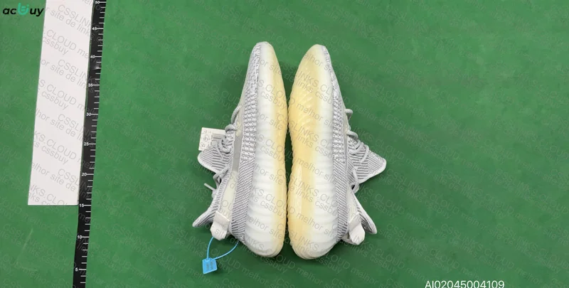 YEEZY 350 STATIC 3