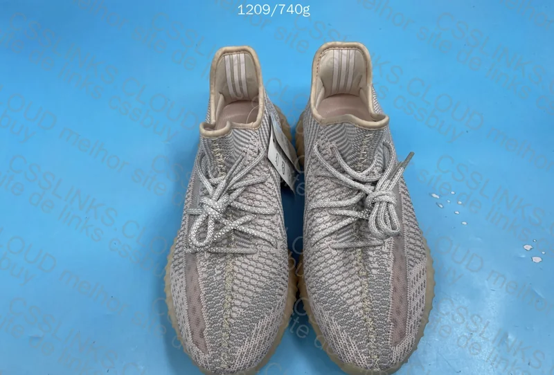 Yeezy 350 (suposto LW) 2