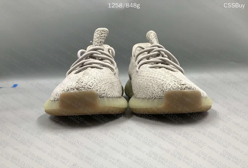 Yeezy 350 v2 4