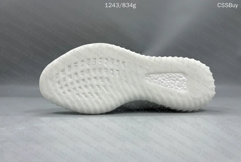 YEEZY 350 V2 6