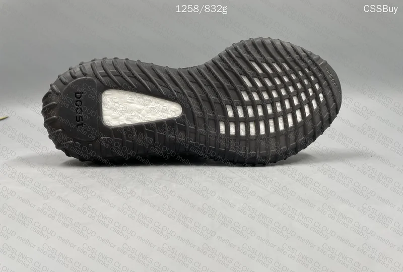 Yeezy 350 V2 6