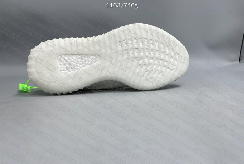 YEEZY 350 V2 2