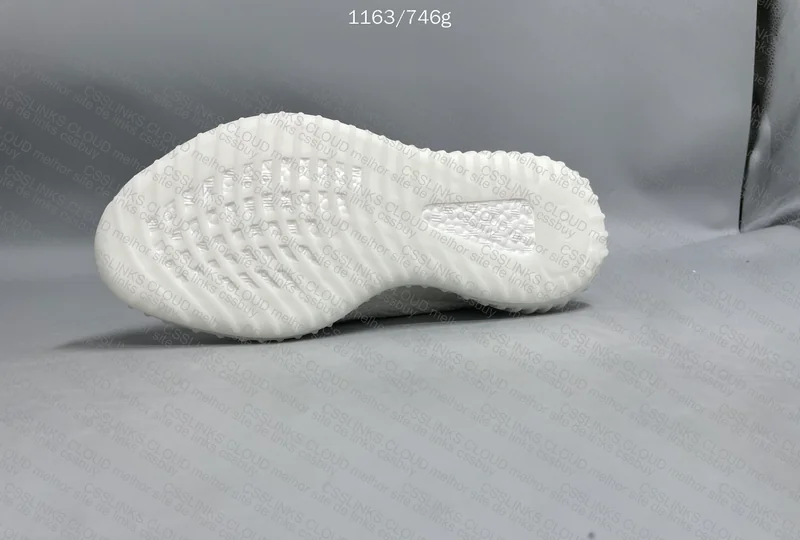 YEEZY 350 V2 9