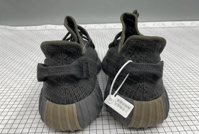 Yeezy 350 V2 3