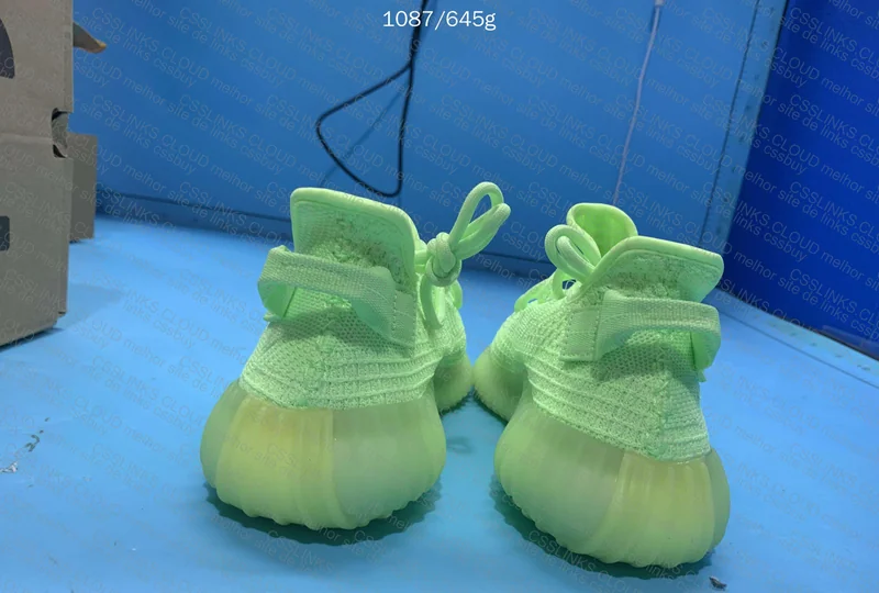 Yeezy 350 v2