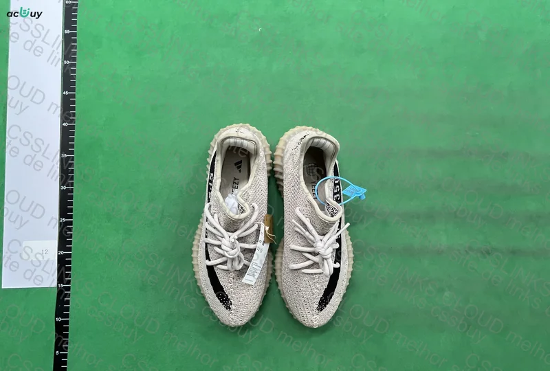Yeezy 350 V2 4