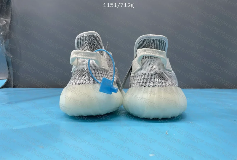 Yeezy 350 v2 3
