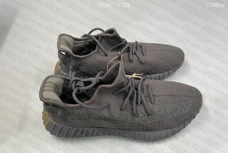 Yeezy 350 V2 (2 for 130y) 4