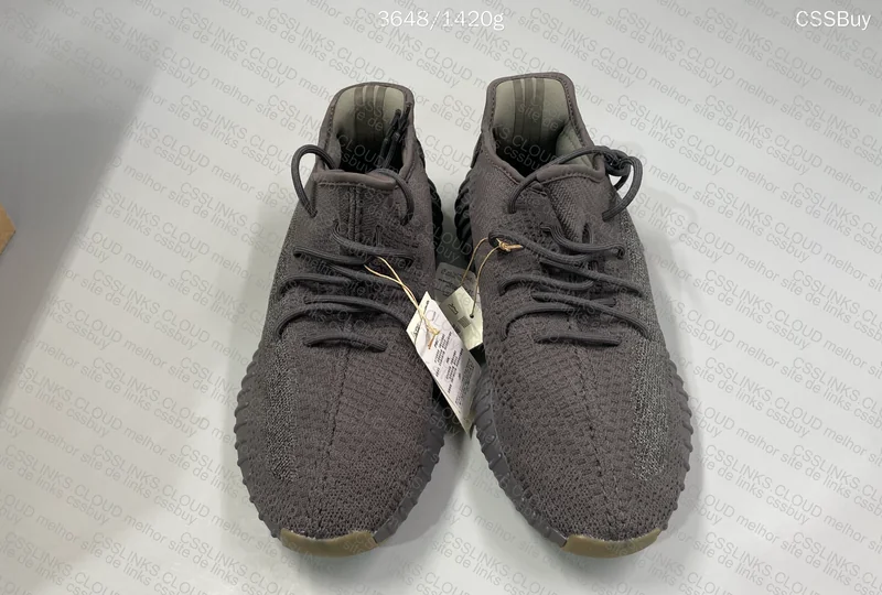 Yeezy 350 V2 (2 for 130y) 5