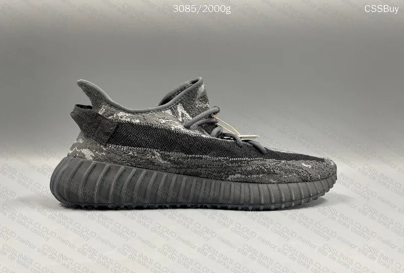 Yeezy 350 V2 | 2 for 130y 8