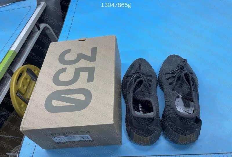 Yeezy 350 V2 - 29y