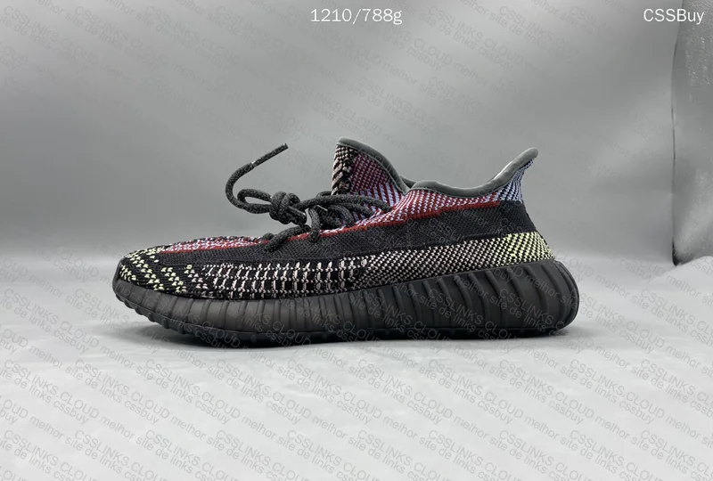 Yeezy 350 v2 99Y 3