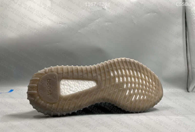 Yeezy 350 V2 Beluga Refletivo STOS 3