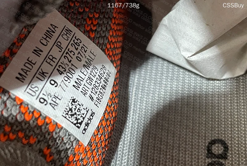 Yeezy 350 V2 Beluga Refletivo STOS 5