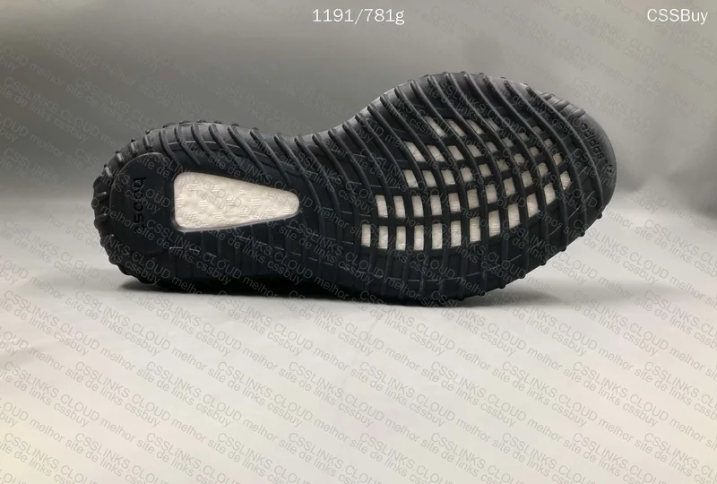 yeezy 350 v2 BLACK 5