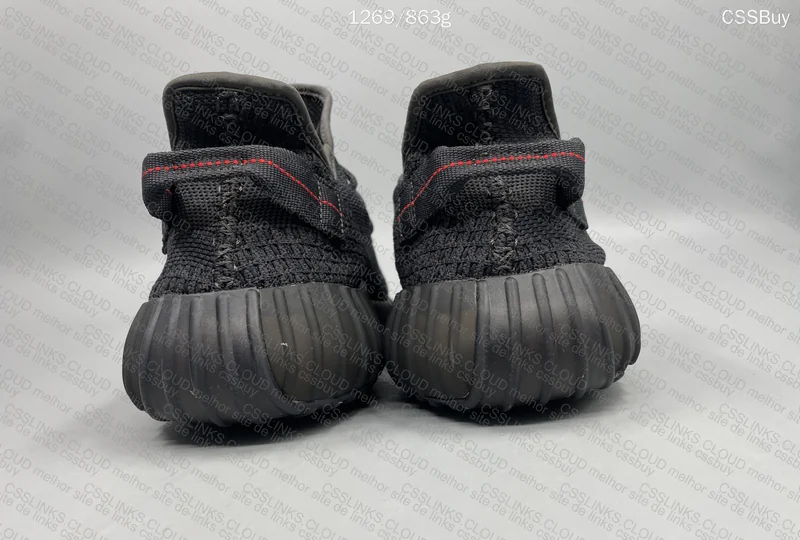 Yeezy 350 V2 - Black (non-reflective) 3