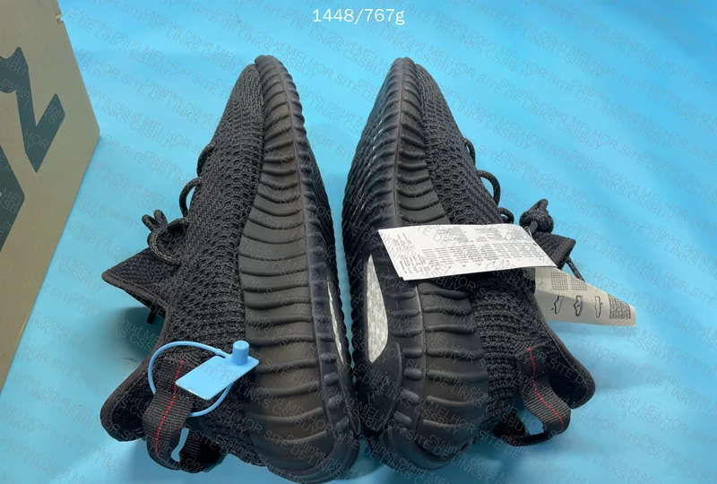 Yeezy 350 V2 Black Non-Reflective 2