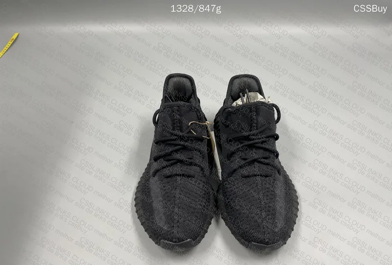 Yeezy 350 V2 Black Onix 2