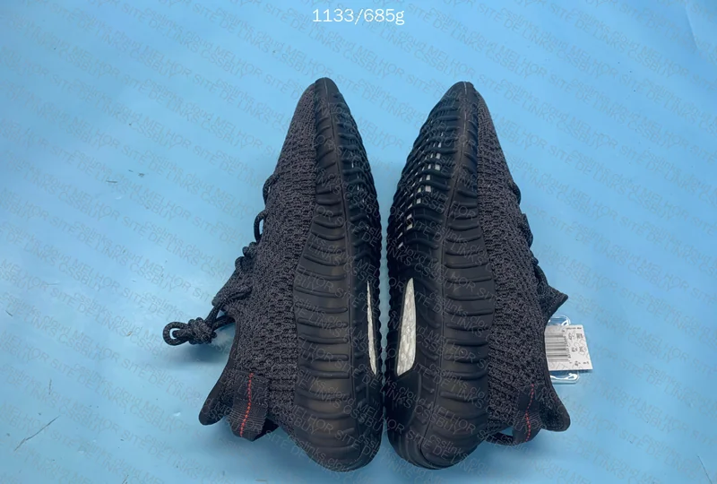 Yeezy 350 v2 Black Reflective 3