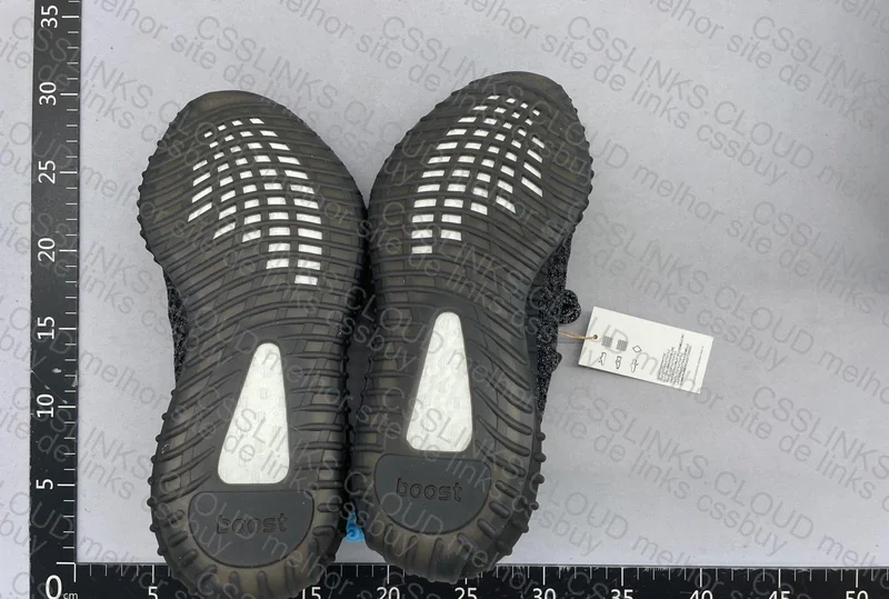 Yeezy 350 v2 (black reflective?) 6
