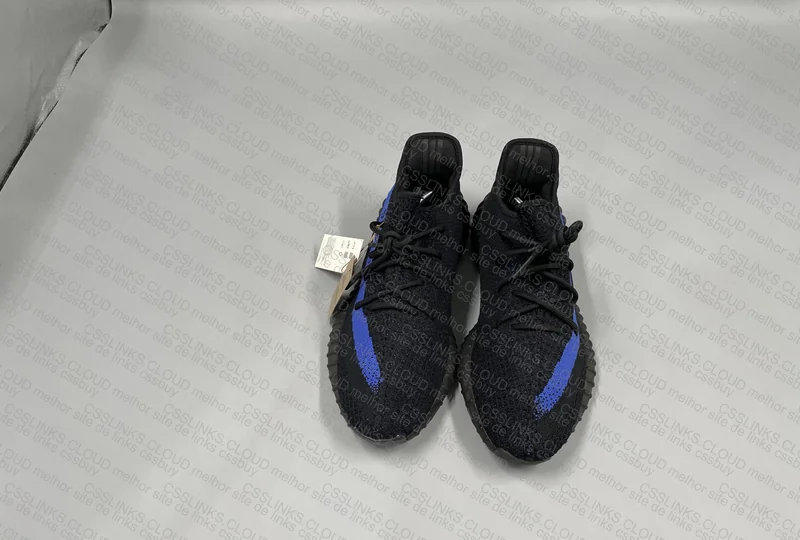 Yeezy 350 V2 - Blind Box 4