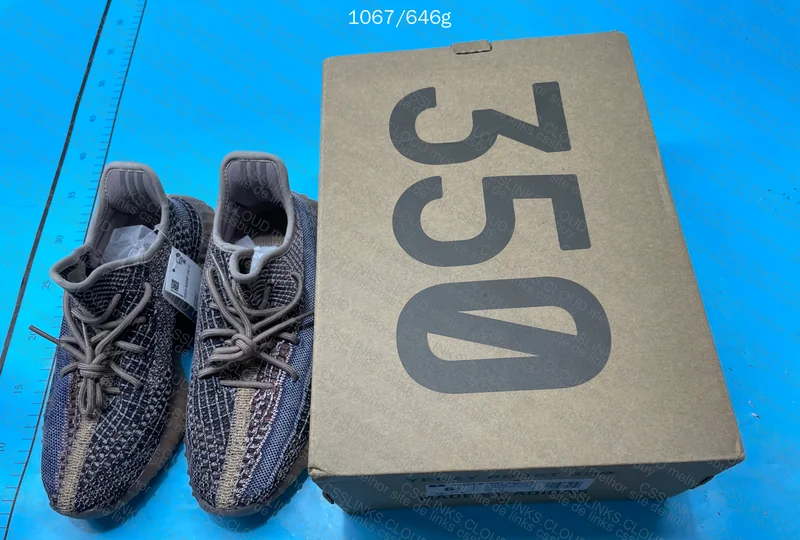 Yeezy 350 v2 Blind BOX
